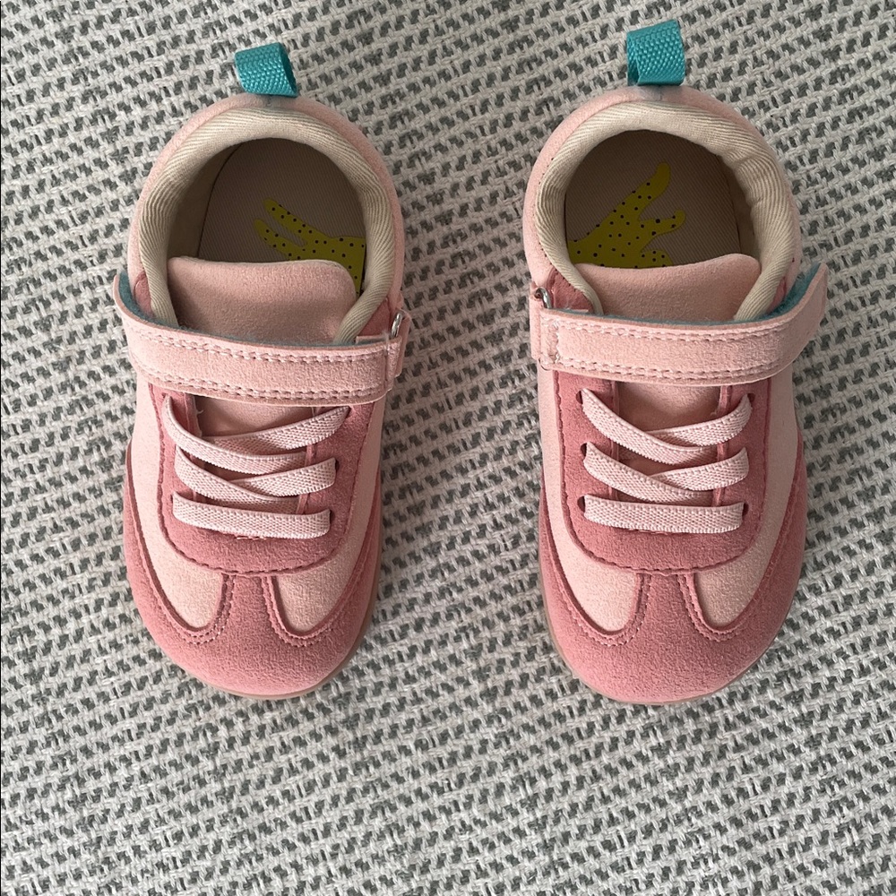 Ten Little Retro Pink Sneakers NIB - Picture 3 of 5